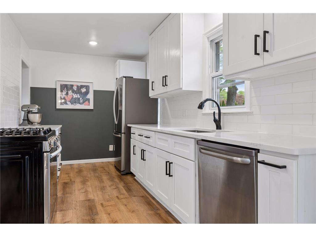 8721 Columbus Avenue S Bloomington MN 55420 7069583 image3