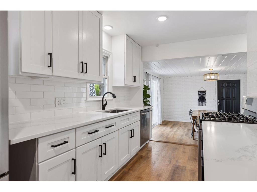 8721 Columbus Avenue S Bloomington MN 55420 7069583 image4