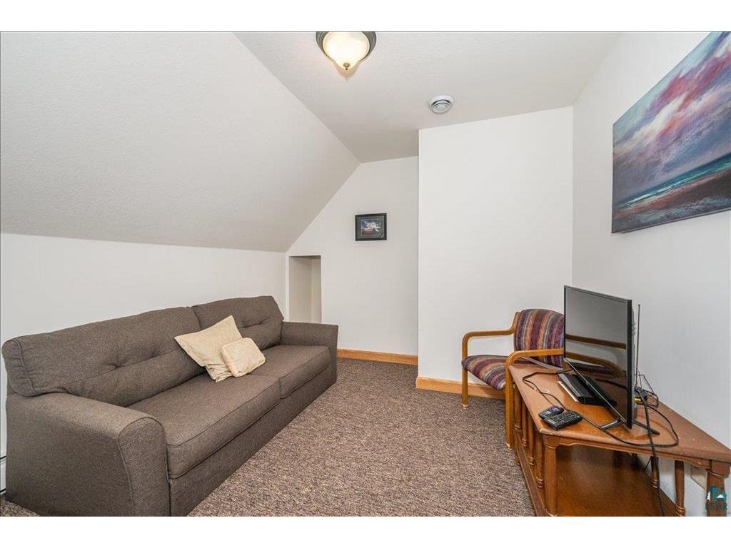 8721 W Skyline Parkway, Duluth, MN, 55810 MLS 6512319 Edina Realty