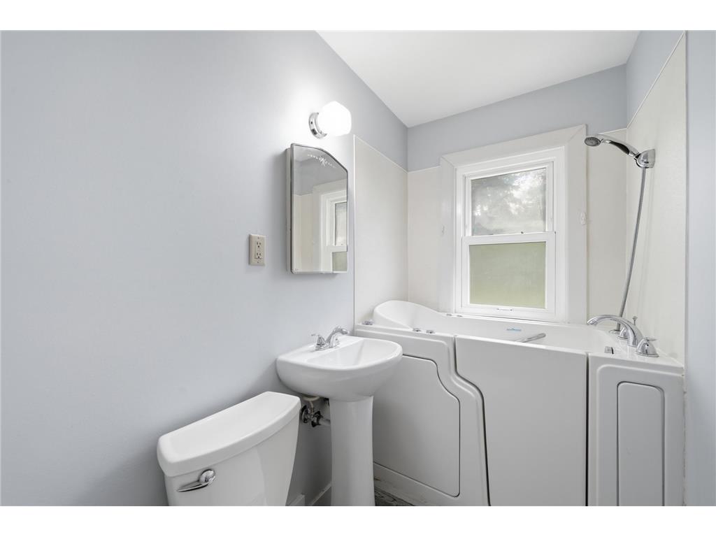 8724 1st Avenue S Bloomington MN 55420 7027115 image22