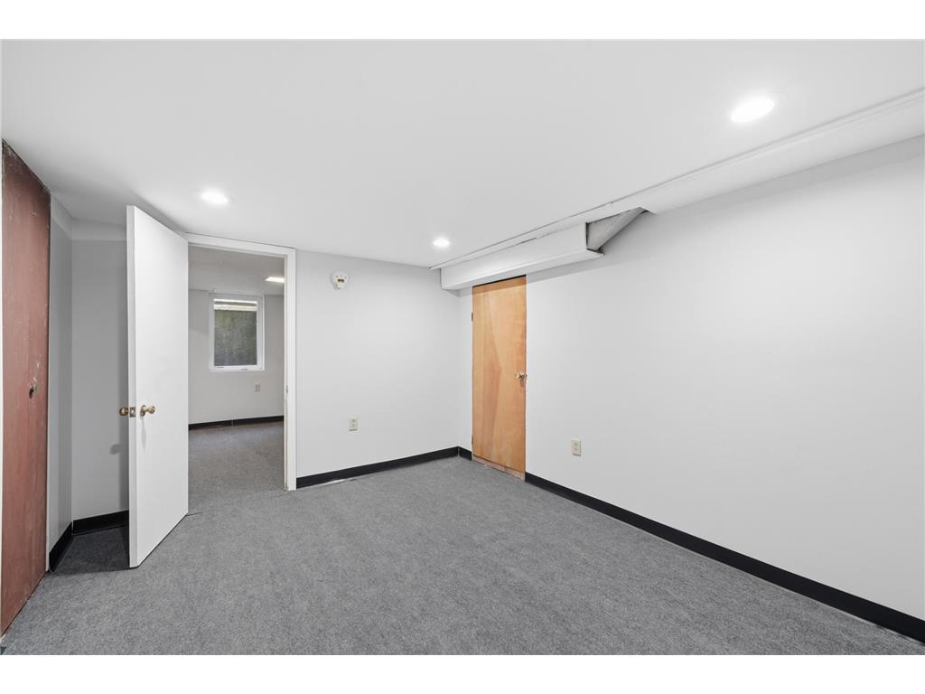 8724 1st Avenue S Bloomington MN 55420 7027115 image24