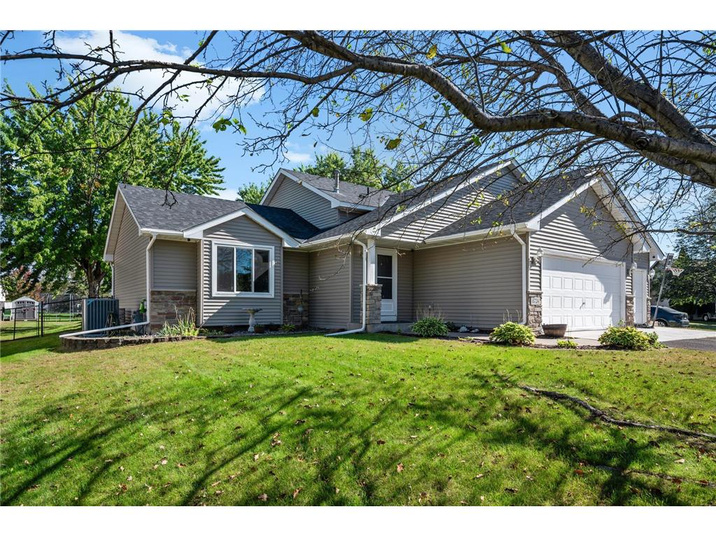 8724 Queens Gardens Brooklyn Park MN 55443 6607738 image1