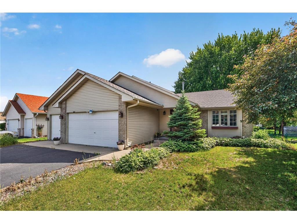 8725 Queens Gardens Brooklyn Park MN 55443 7097037 image1