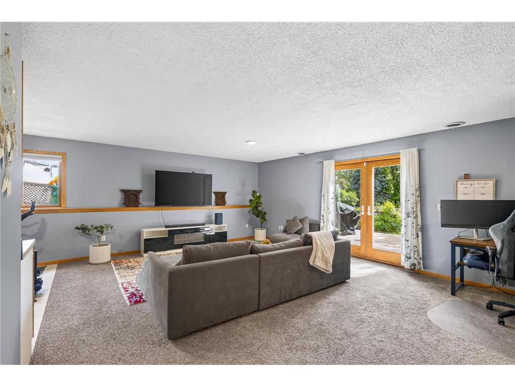 8725 Queens Gardens Brooklyn Park MN 55443 7097037 image20