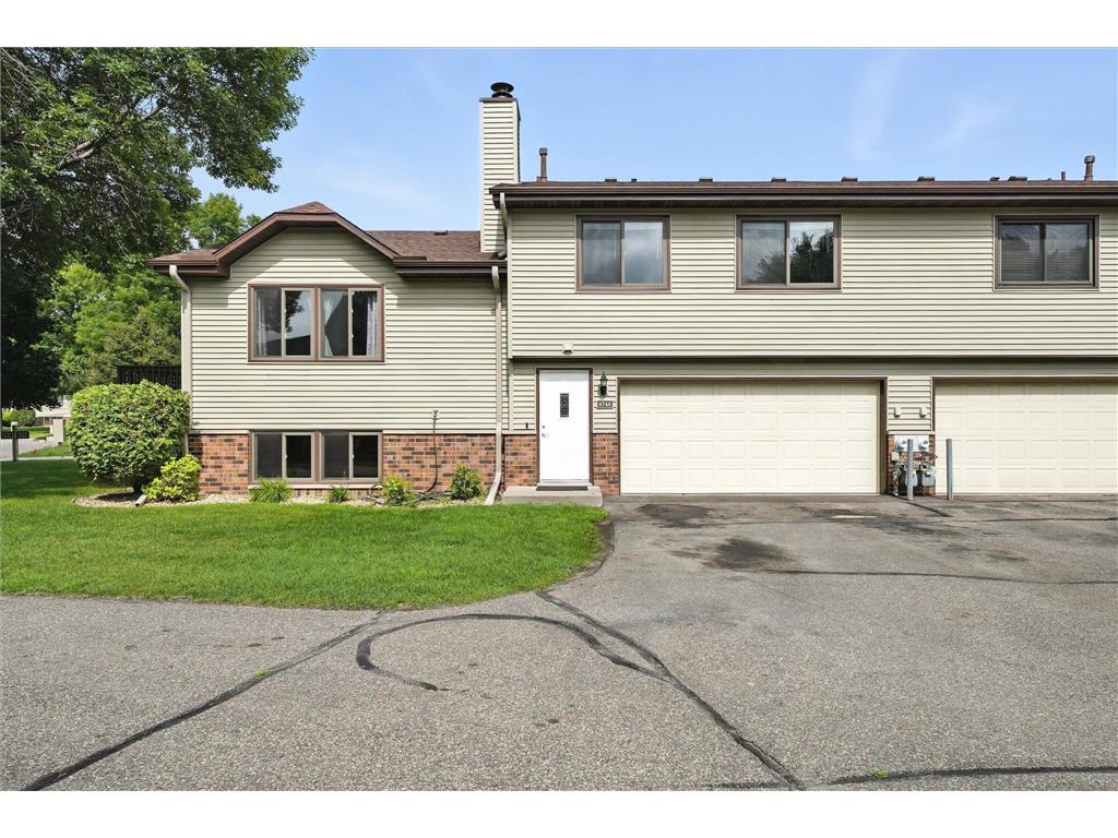 8740 N Maplebrook Circle Brooklyn Park MN 55445 6775039 image1