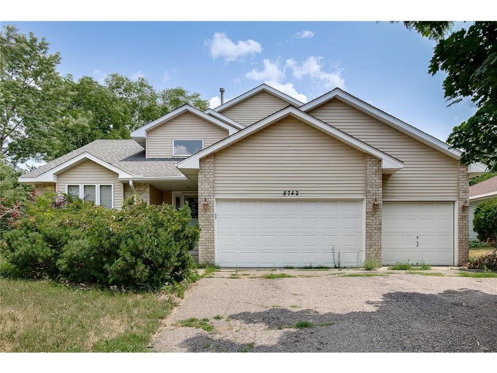 8742 Oregon Avenue N Brooklyn Park MN 55445 6405755 image1