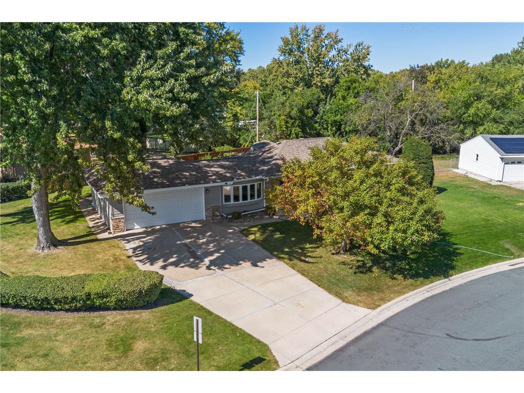 8742 Thomas Avenue S Bloomington MN 55431 6586943 image1