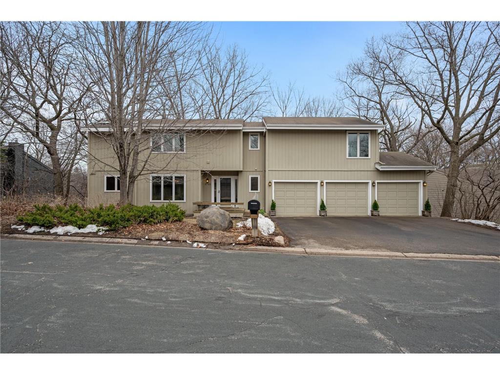 8749 Walton Oaks Drive, Bloomington, MN, 55438 MLS 6511121 Edina