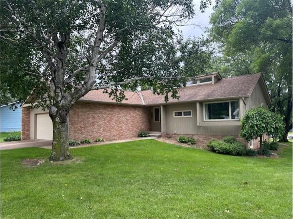 875 20th Street Windom MN 56101 6561065 image1