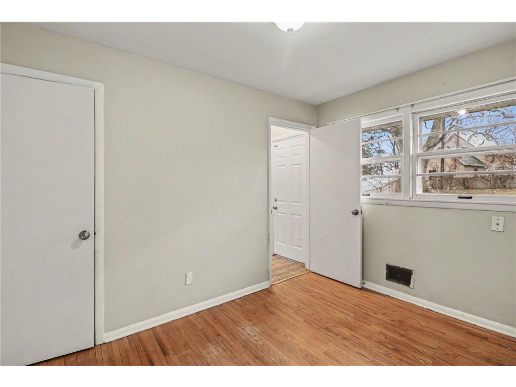 875 Iroquois Avenue Saint Paul MN 55119 7048727 image18