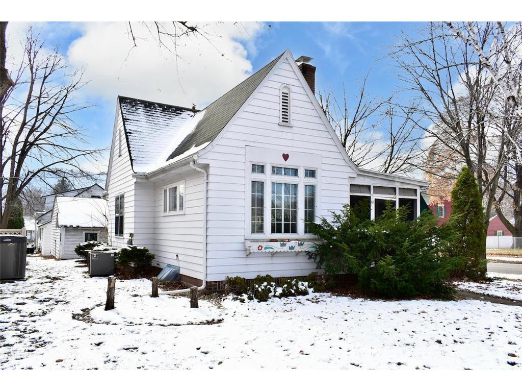 875 W Howard Street Winona MN 55987 6311763 image1