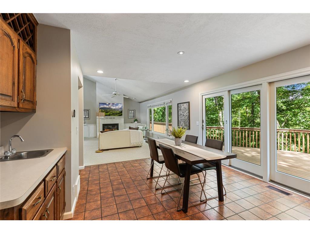 8753 Walton Oaks Drive Bloomington MN 55438 - North Arm Bush 7099648 image11