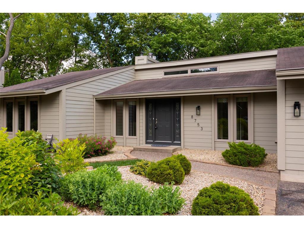 8753 Walton Oaks Drive Bloomington MN 55438 - North Arm Bush 7099648 image2