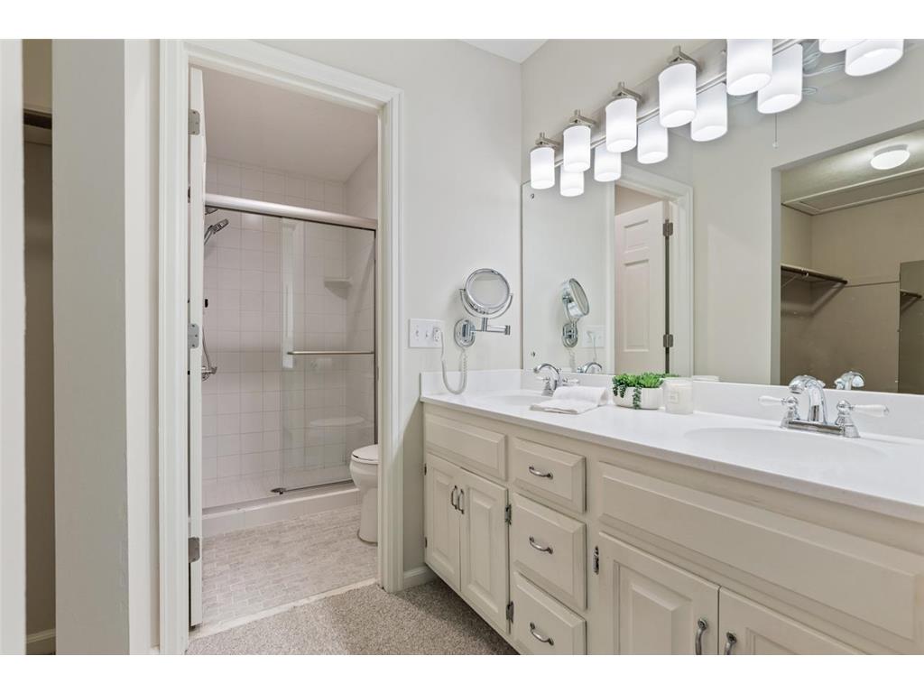 8753 Walton Oaks Drive Bloomington MN 55438 - North Arm Bush 7099648 image22