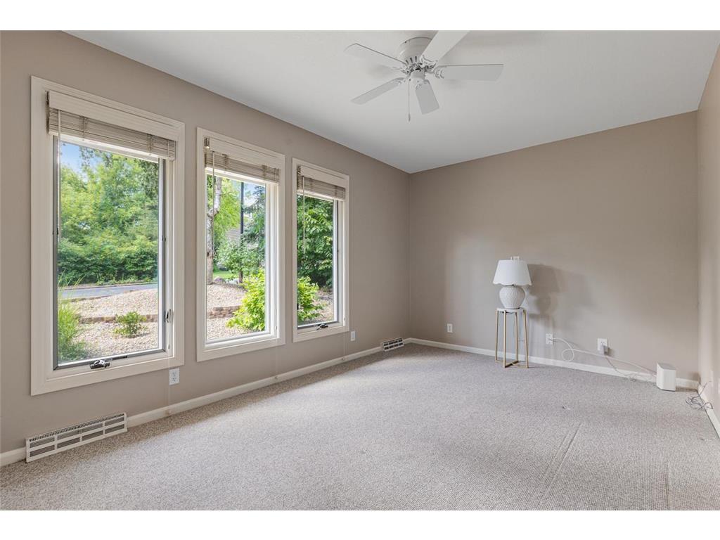 8753 Walton Oaks Drive Bloomington MN 55438 - North Arm Bush 7099648 image27