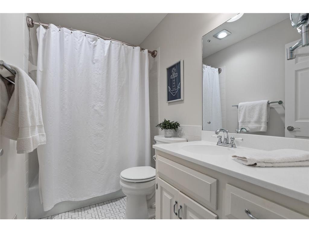 8753 Walton Oaks Drive Bloomington MN 55438 - North Arm Bush 7099648 image28