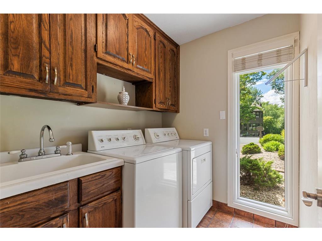 8753 Walton Oaks Drive Bloomington MN 55438 - North Arm Bush 7099648 image29