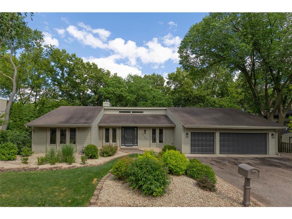 8753 Walton Oaks Drive Bloomington MN 55438 - North Arm Bush 7099648 image45