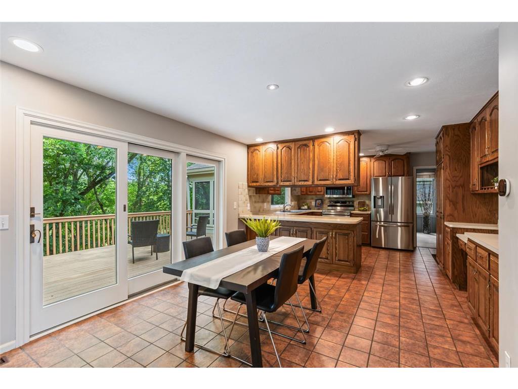 8753 Walton Oaks Drive Bloomington MN 55438 - North Arm Bush 7099648 image7