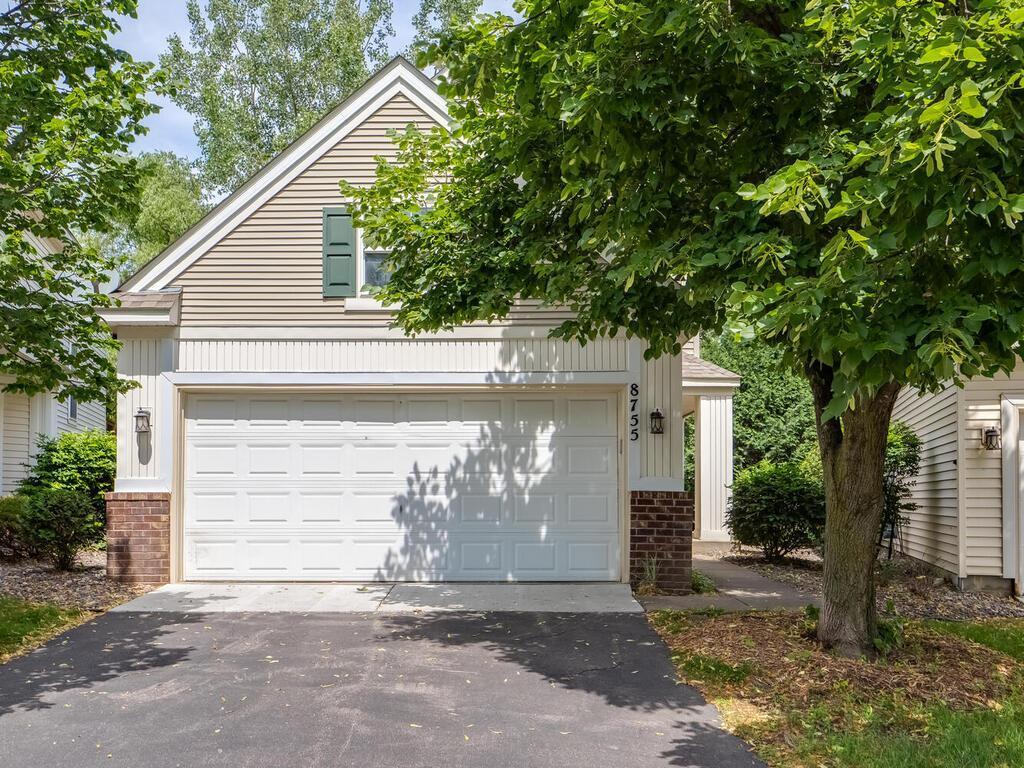 8755 N Bay Drive Chanhassen MN 55317 - Riley 6732793 image1