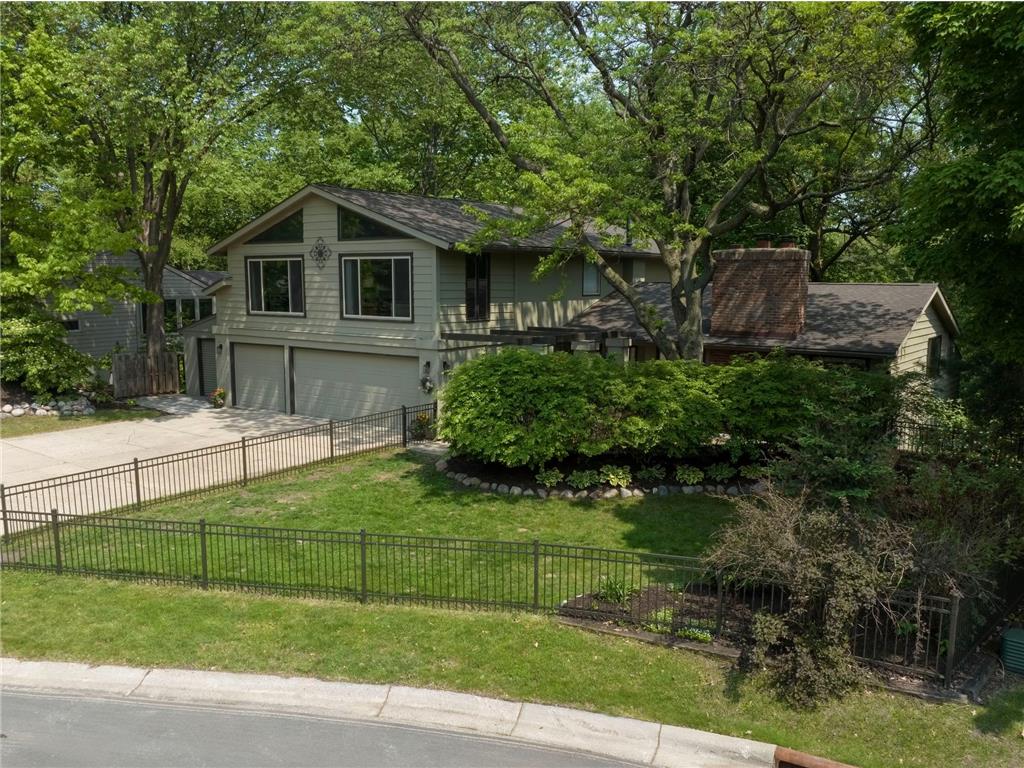 8757 Walton Oaks Drive Bloomington MN 55438 6378460 image1