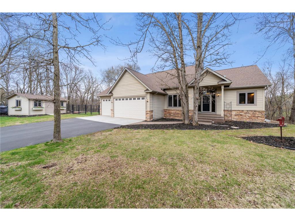 876 Alex Lane Hudson Twp WI 54016 6707192 image1