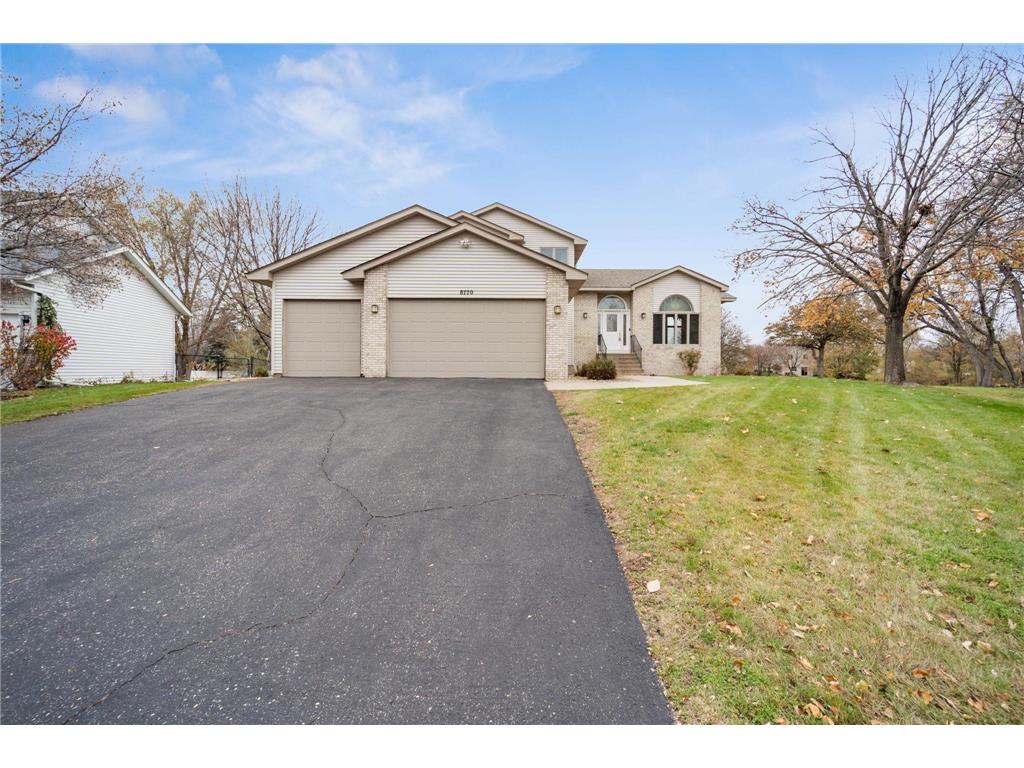 8770 Queens Gardens Brooklyn Park MN 55443 6457853 image1