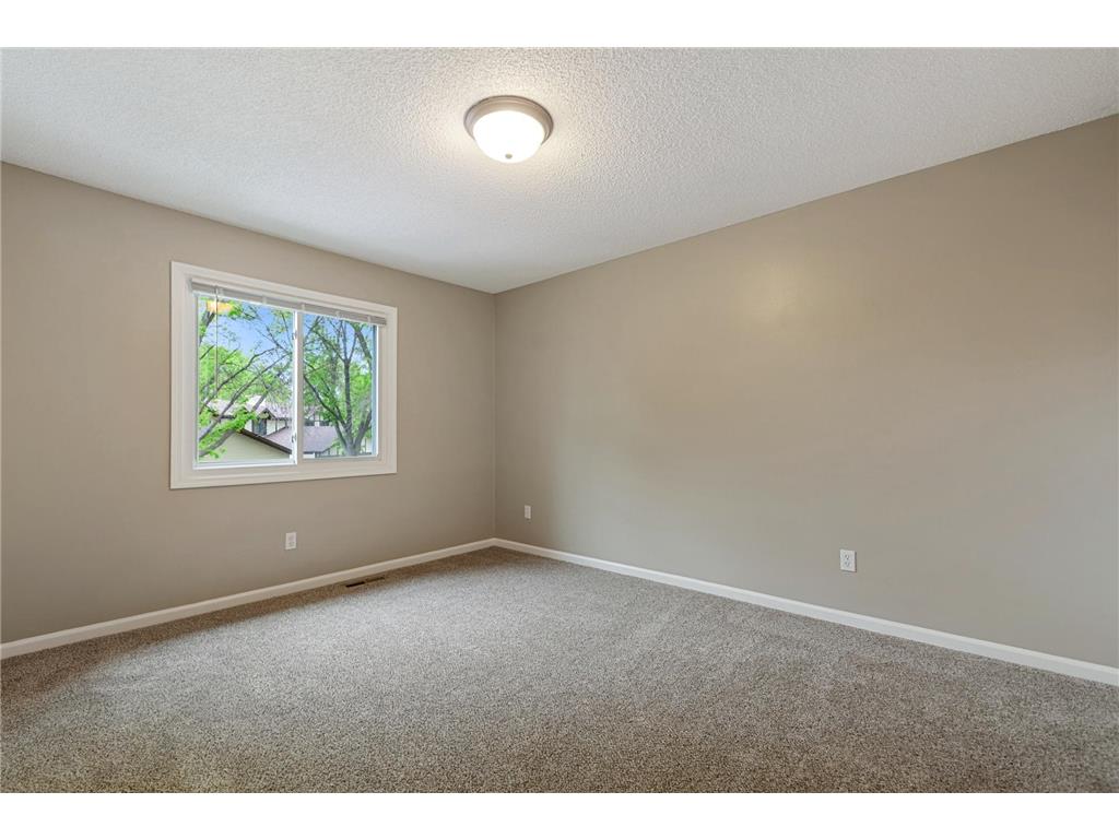 8773 Maplebrook Parkway N Brooklyn Park MN 55445 7074995 image10