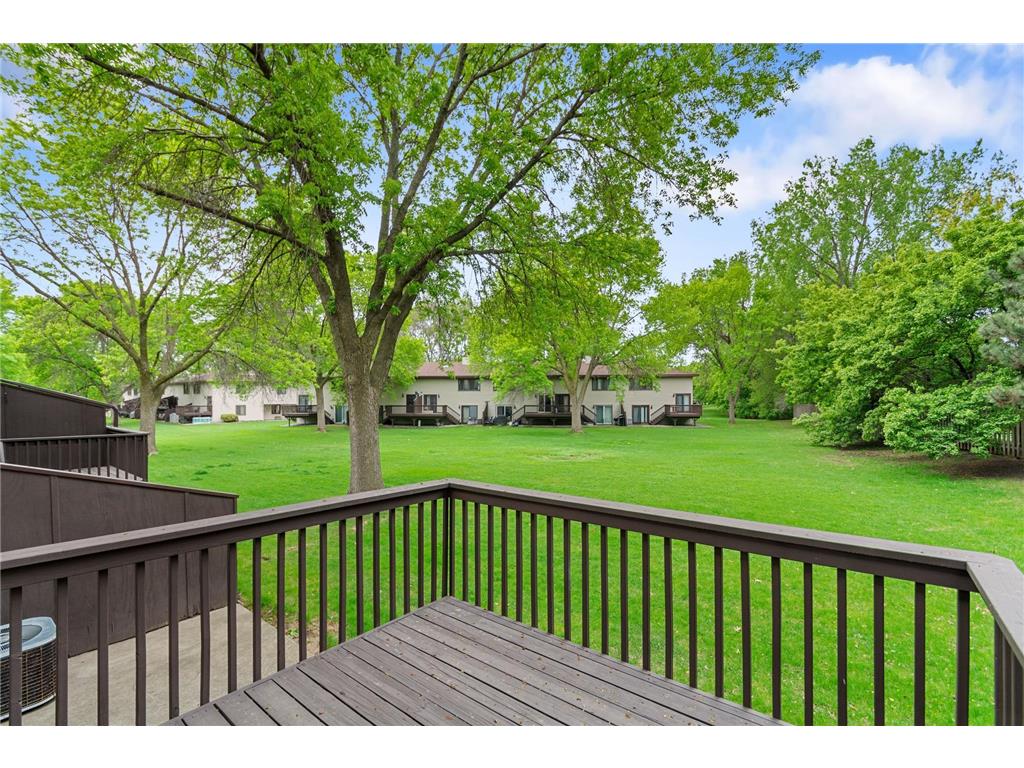 8773 Maplebrook Parkway N Brooklyn Park MN 55445 7074995 image17