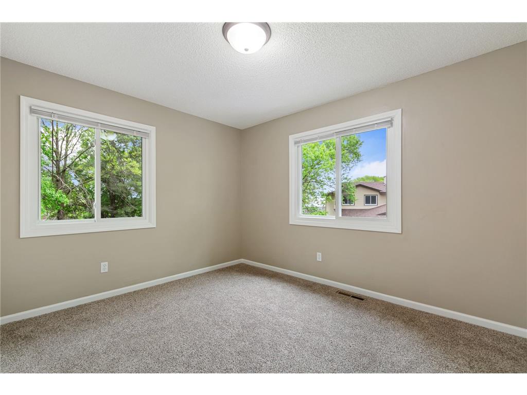 8773 Maplebrook Parkway N Brooklyn Park MN 55445 7074995 image9