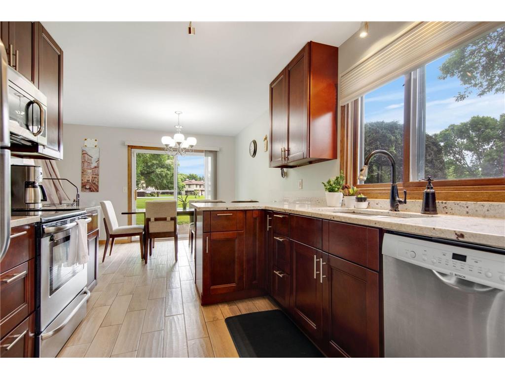 8775 Maplebrook Parkway N Brooklyn Park MN 55445 7009505 image17