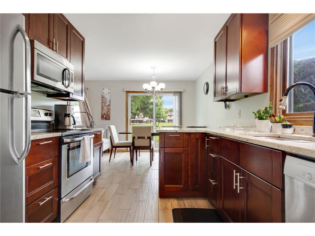 8775 Maplebrook Parkway N Brooklyn Park MN 55445 7009505 image18