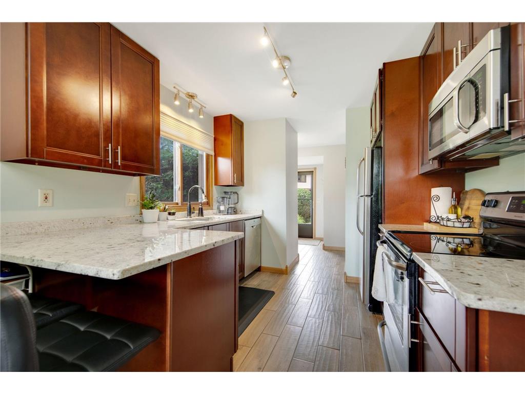 8775 Maplebrook Parkway N Brooklyn Park MN 55445 7009505 image19