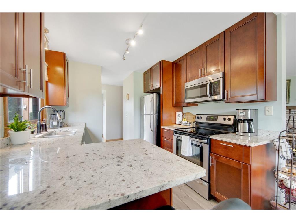 8775 Maplebrook Parkway N Brooklyn Park MN 55445 7009505 image20