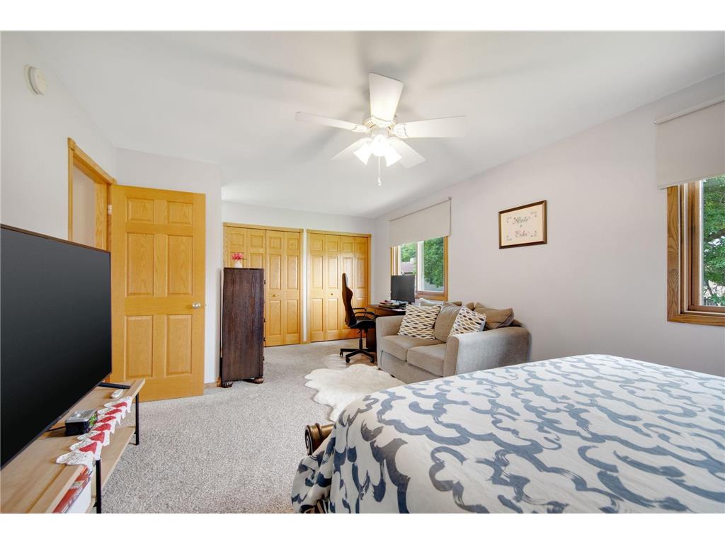 8775 Maplebrook Parkway N Brooklyn Park MN 55445 7009505 image24