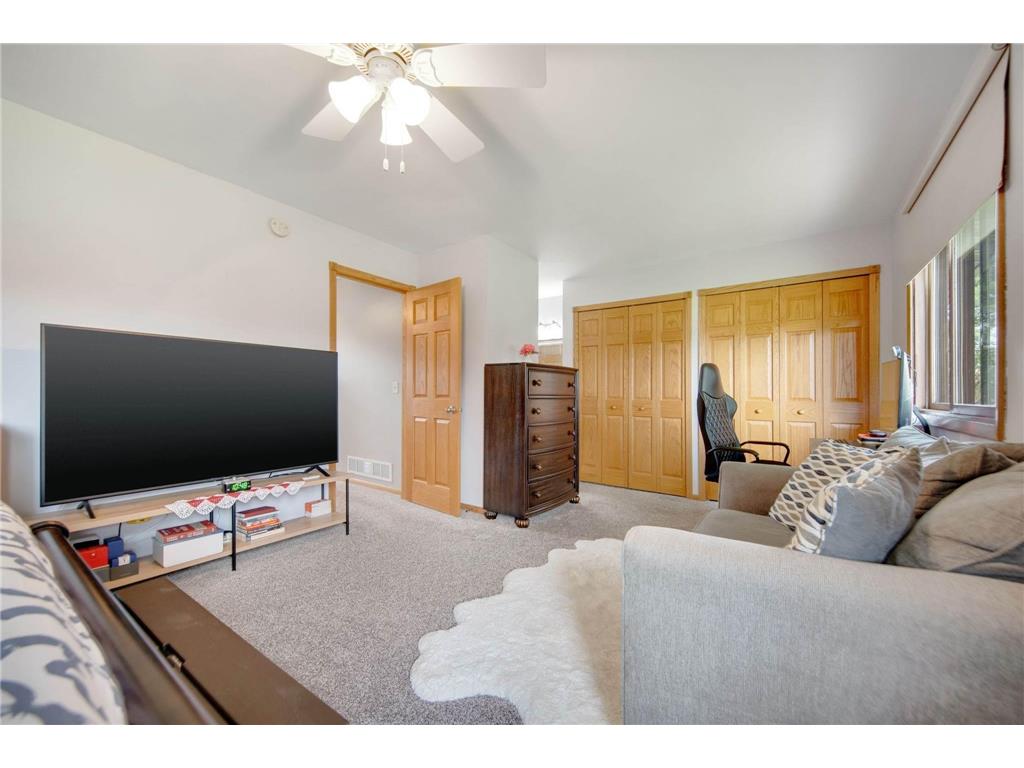 8775 Maplebrook Parkway N Brooklyn Park MN 55445 7009505 image25