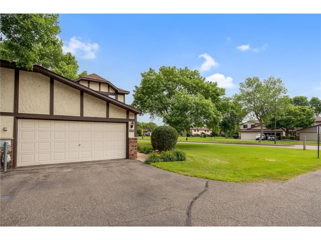 8775 Maplebrook Parkway N Brooklyn Park MN 55445 7009505 image3