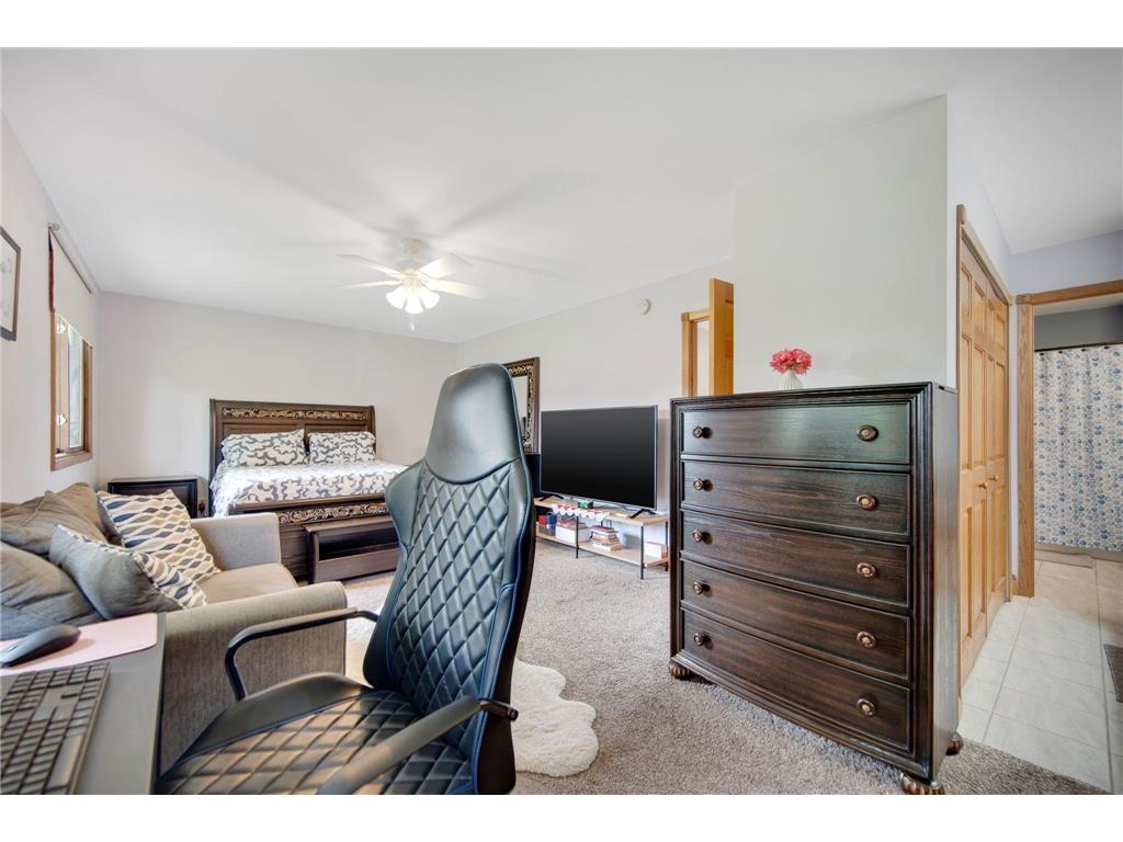 8775 Maplebrook Parkway N Brooklyn Park MN 55445 7009505 image30