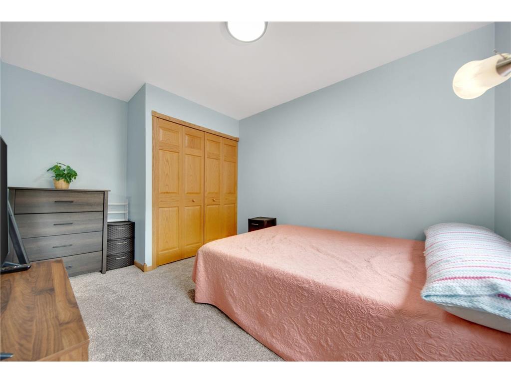 8775 Maplebrook Parkway N Brooklyn Park MN 55445 7009505 image31