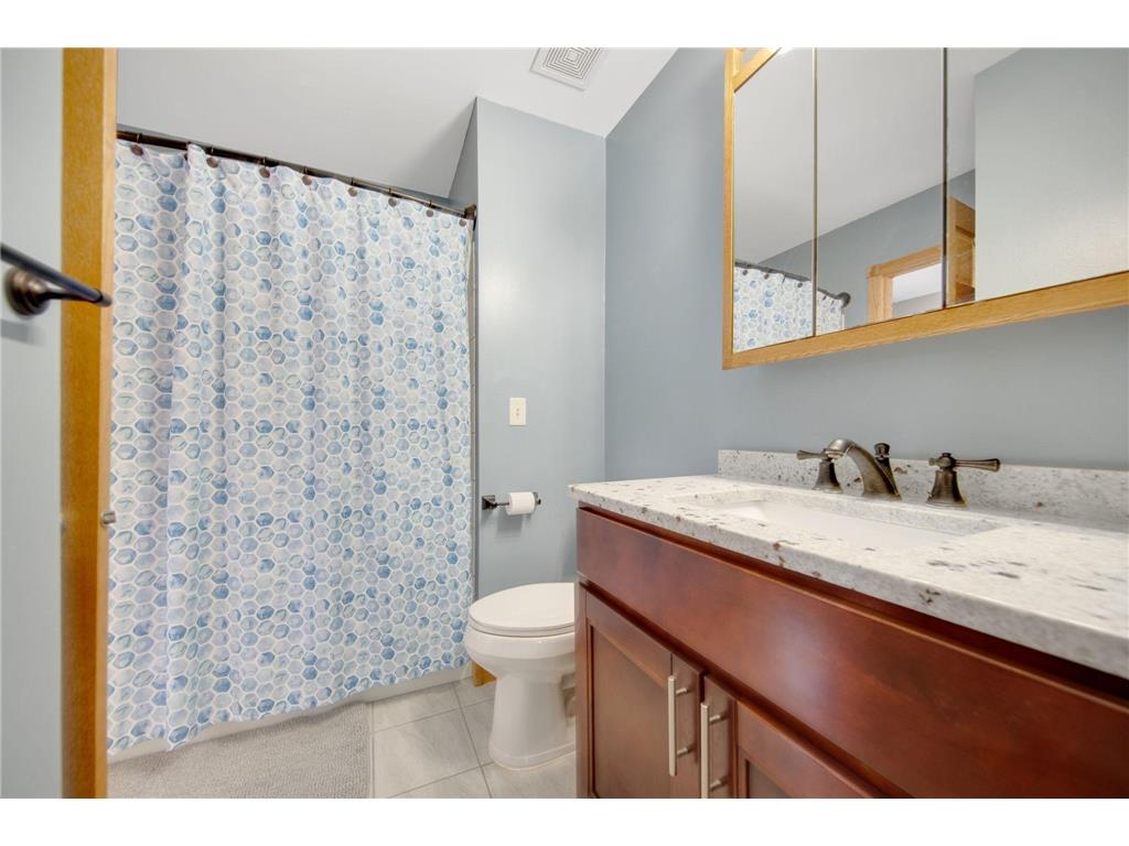 8775 Maplebrook Parkway N Brooklyn Park MN 55445 7009505 image33