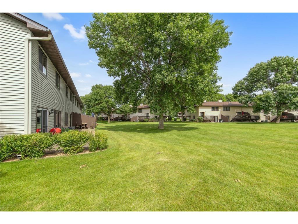 8775 Maplebrook Parkway N Brooklyn Park MN 55445 7009505 image37