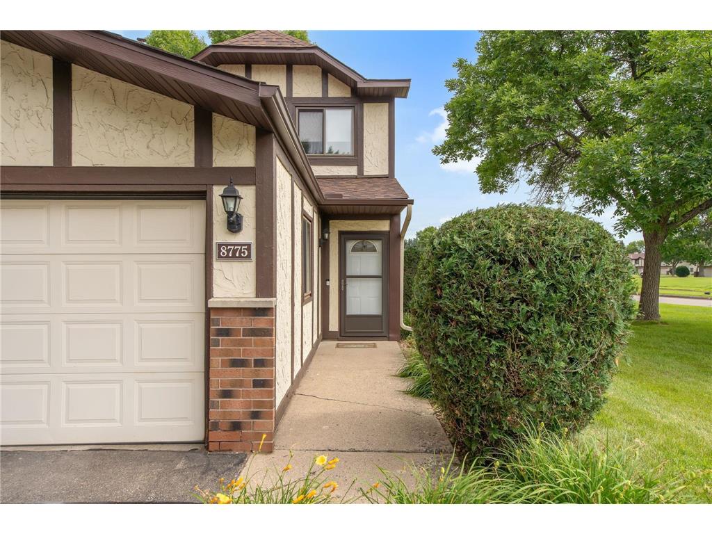 8775 Maplebrook Parkway N Brooklyn Park MN 55445 7009505 image5