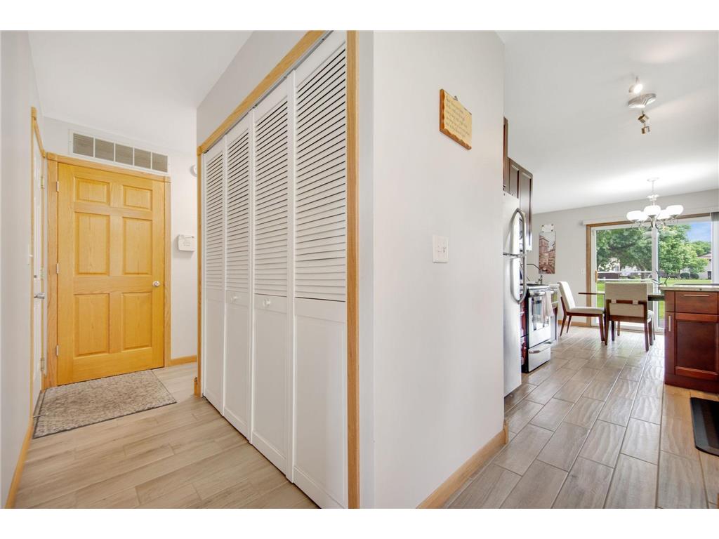 8775 Maplebrook Parkway N Brooklyn Park MN 55445 7009505 image7