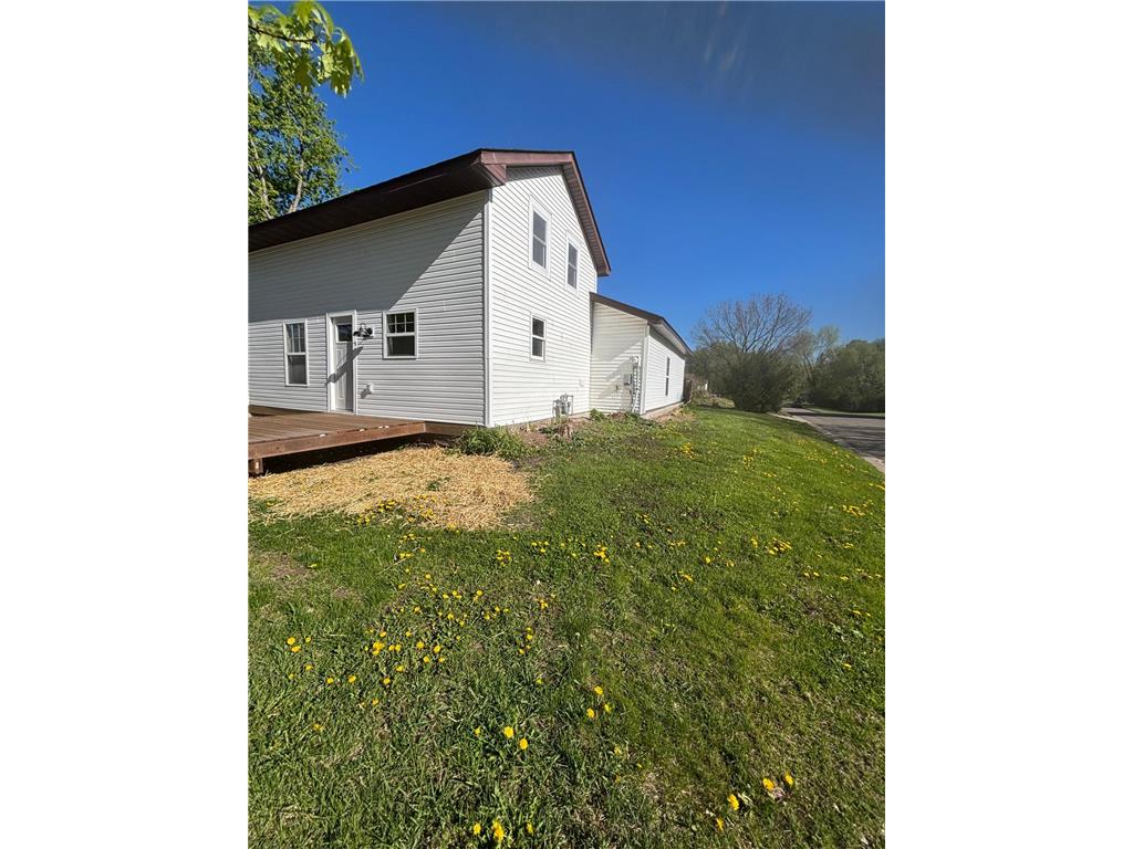 878 Washington Street Prescott WI 54021 7065687 image2