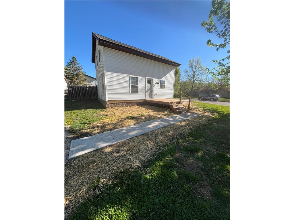 878 Washington Street Prescott WI 54021 7065687 image3