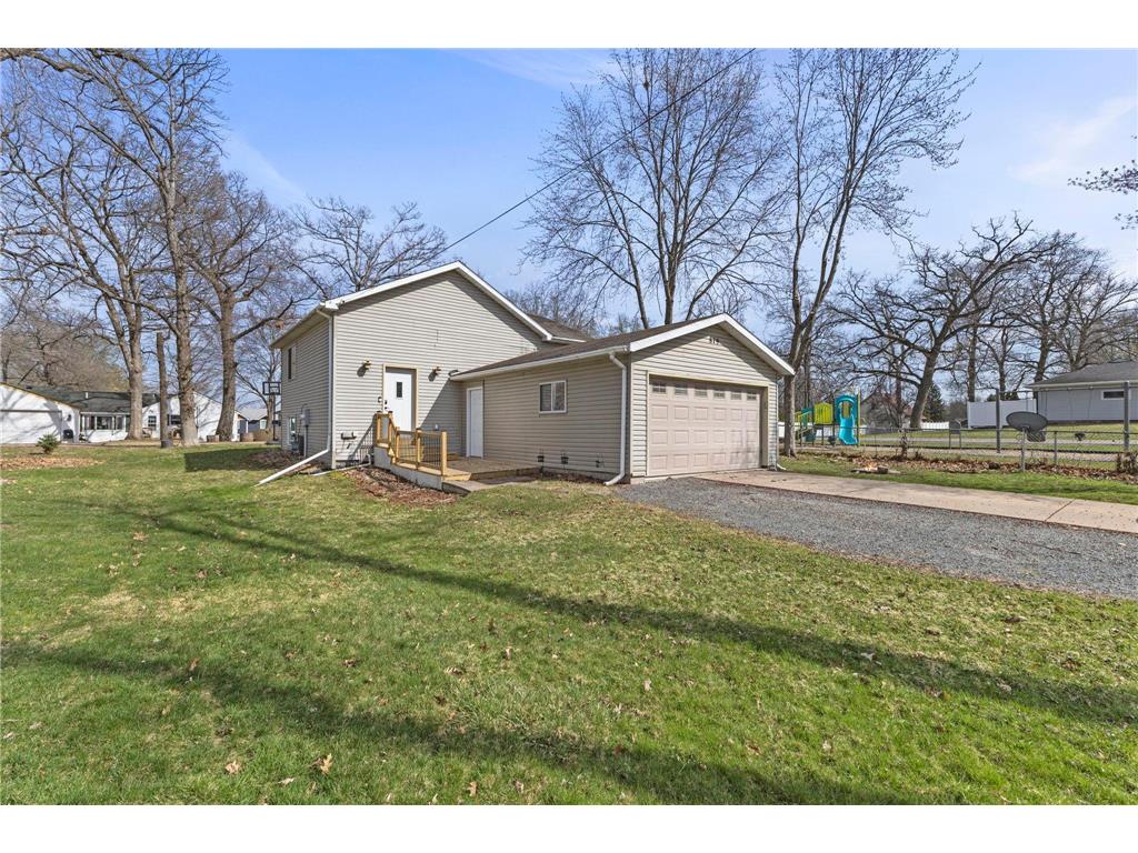 879 17th Street SE Forest Lake MN 55025 - Forest 7058508 image1