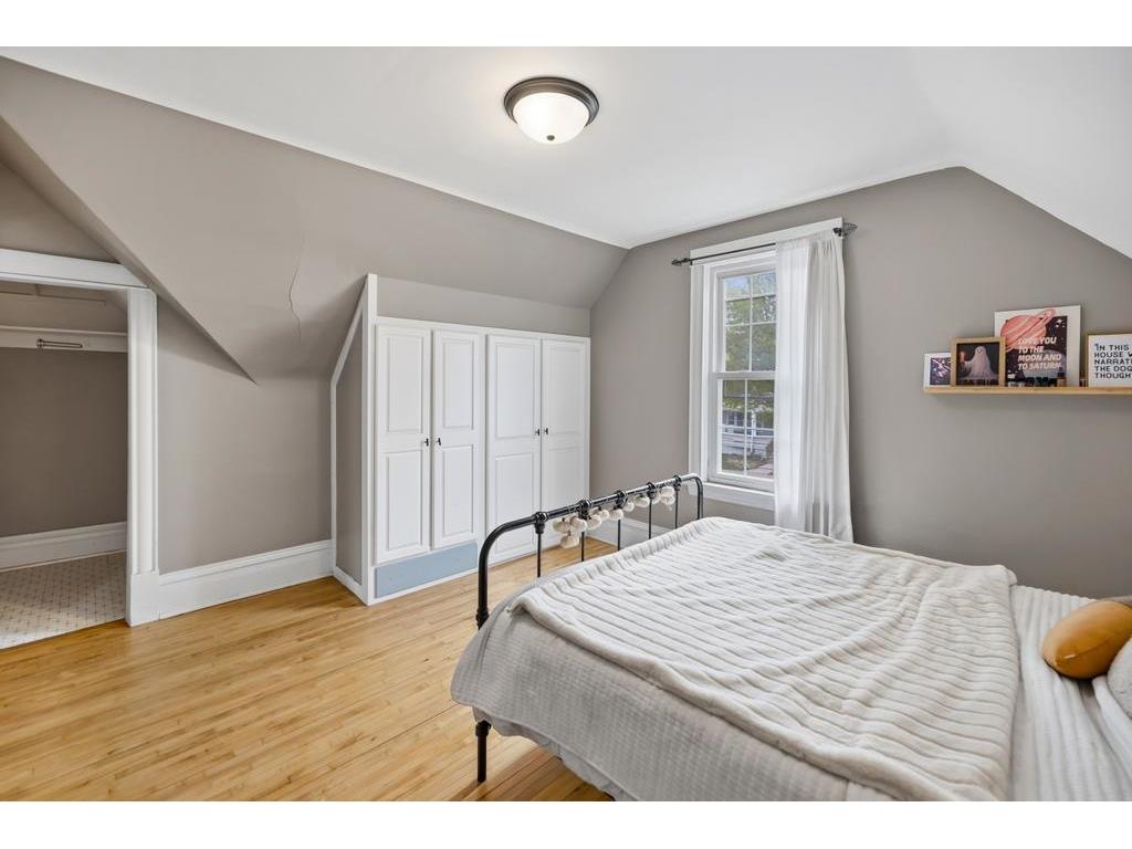 879 Charles Avenue Saint Paul MN 55104 7062222 image11