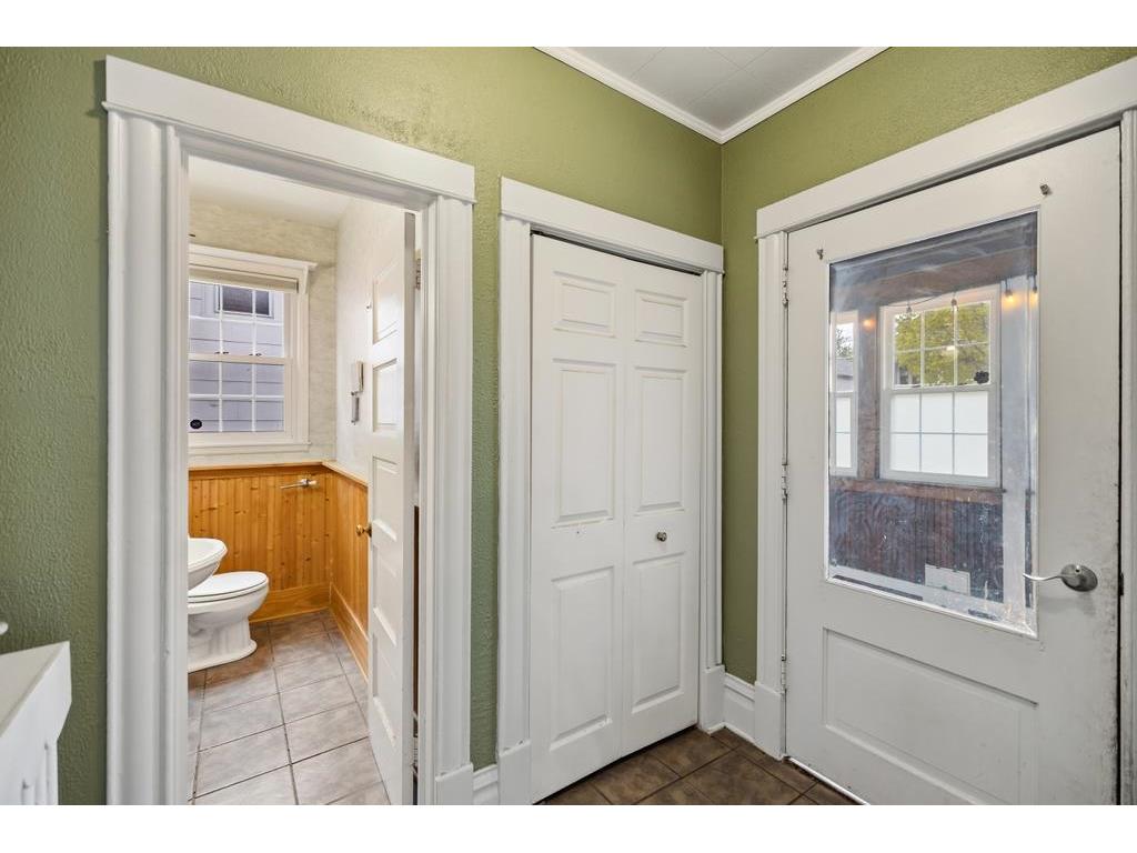 879 Charles Avenue Saint Paul MN 55104 7062222 image15