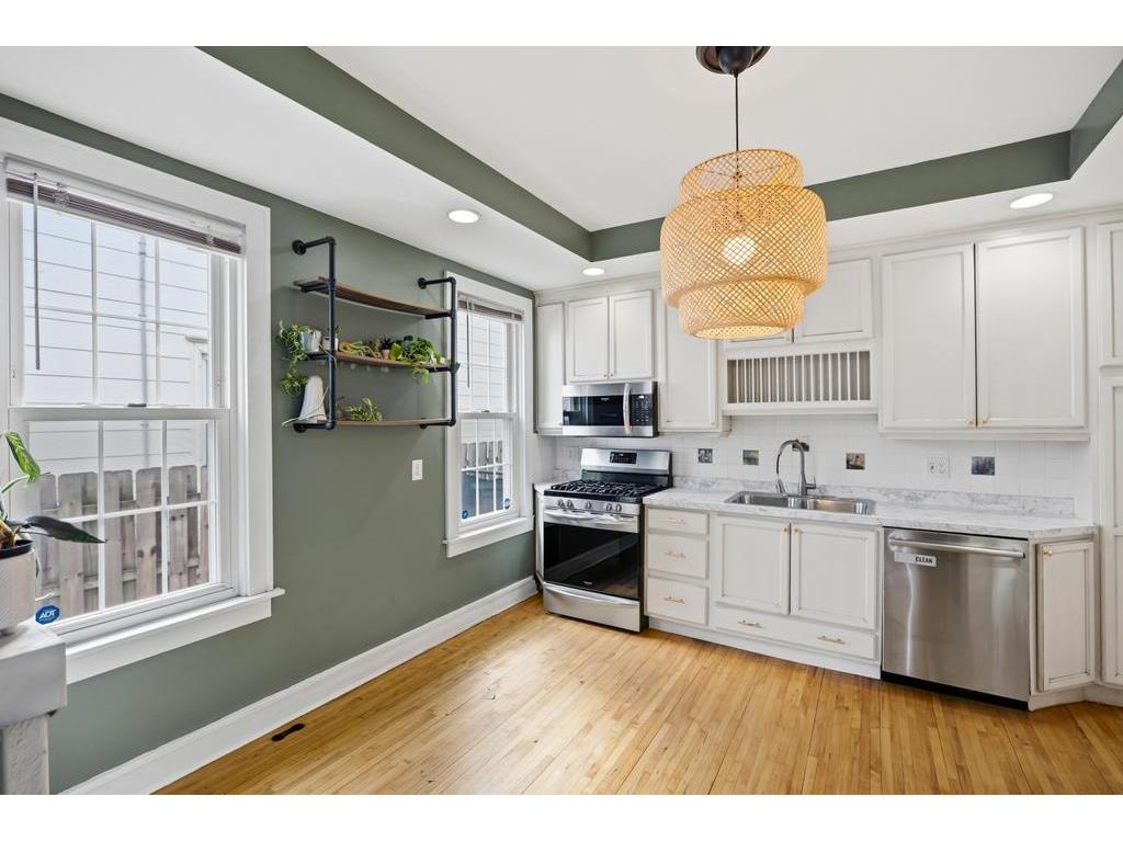 879 Charles Avenue Saint Paul MN 55104 7062222 image8