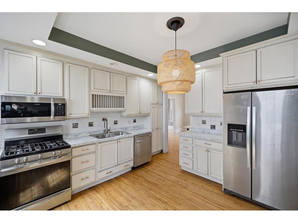 879 Charles Avenue Saint Paul MN 55104 7062222 image9